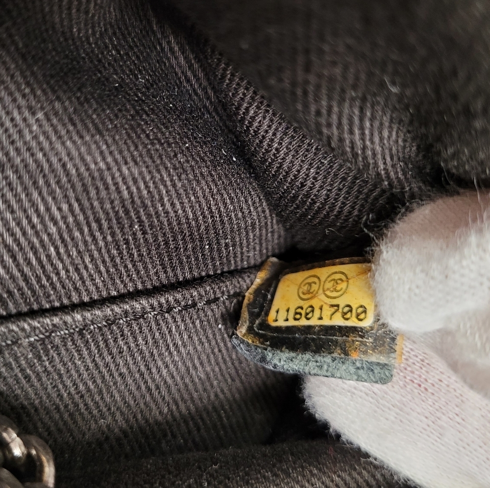 💎CHANEL Large Quilted Black Leather Shoulder bag - Picture 14 of 15